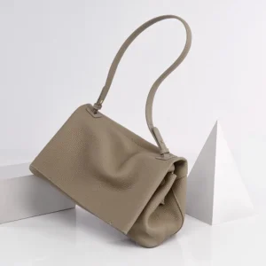 กระเป๋าสะพายไหล่ Togo(พรีออเดอร์)